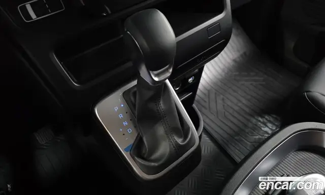 Hyundai Staria 2024 3.5 автомат (гидро), миниатюра 12