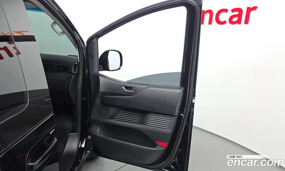 Hyundai Staria 2024 3.5 автомат (гидро), фото 15