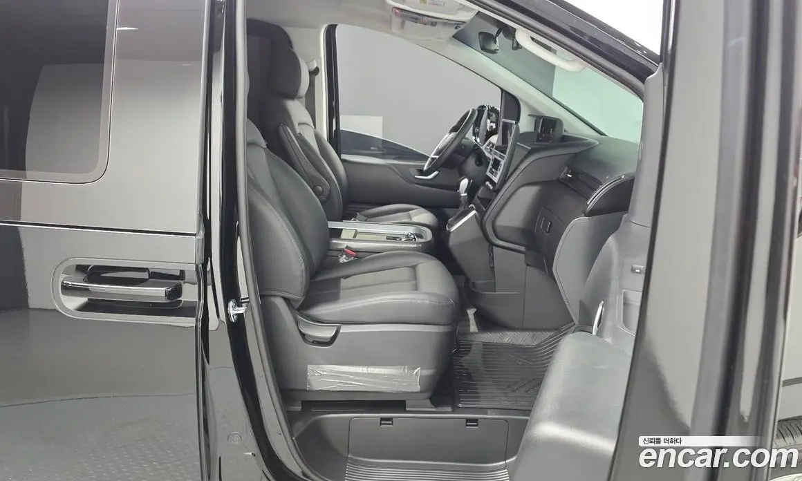 Hyundai Staria 2024 3.5 автомат (гидро), фото 17