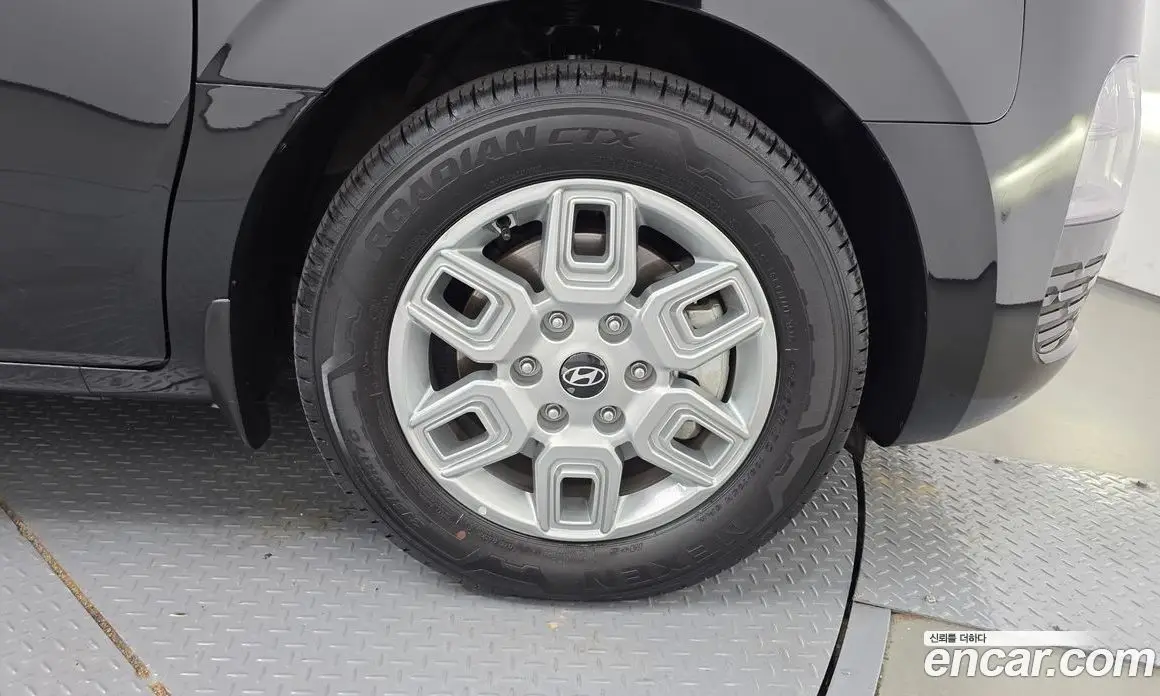 Hyundai Staria 2024 3.5 автомат (гидро), фото 7
