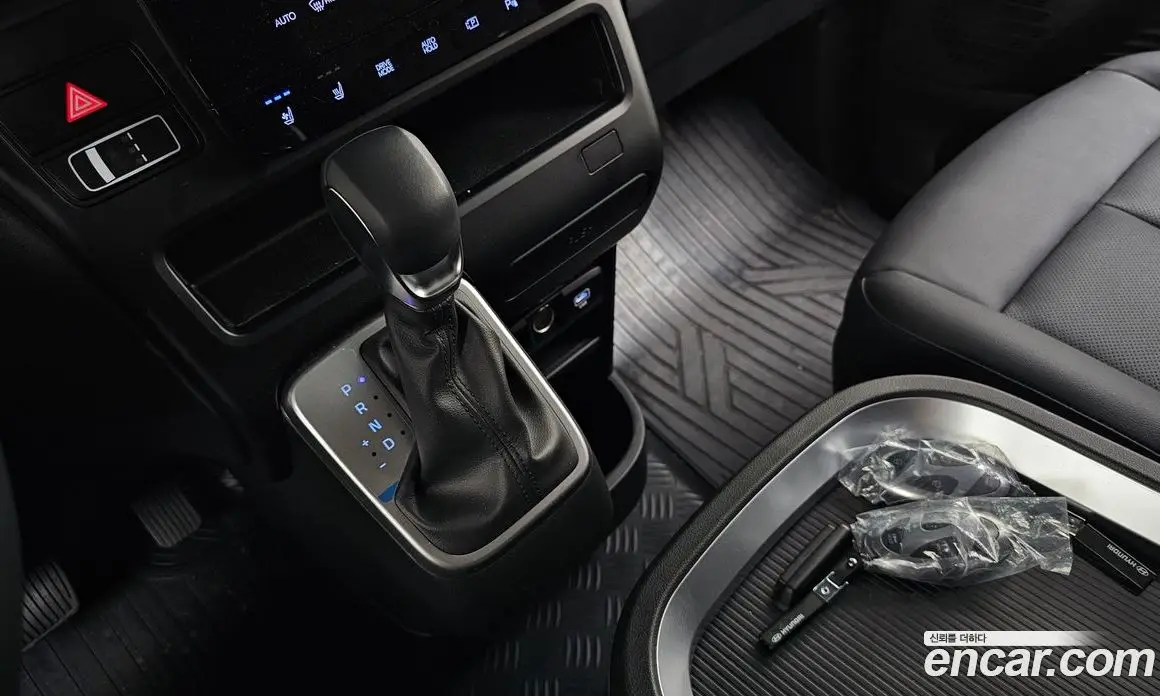 Hyundai Staria 2024 2.2 автомат (гидро), фото 11