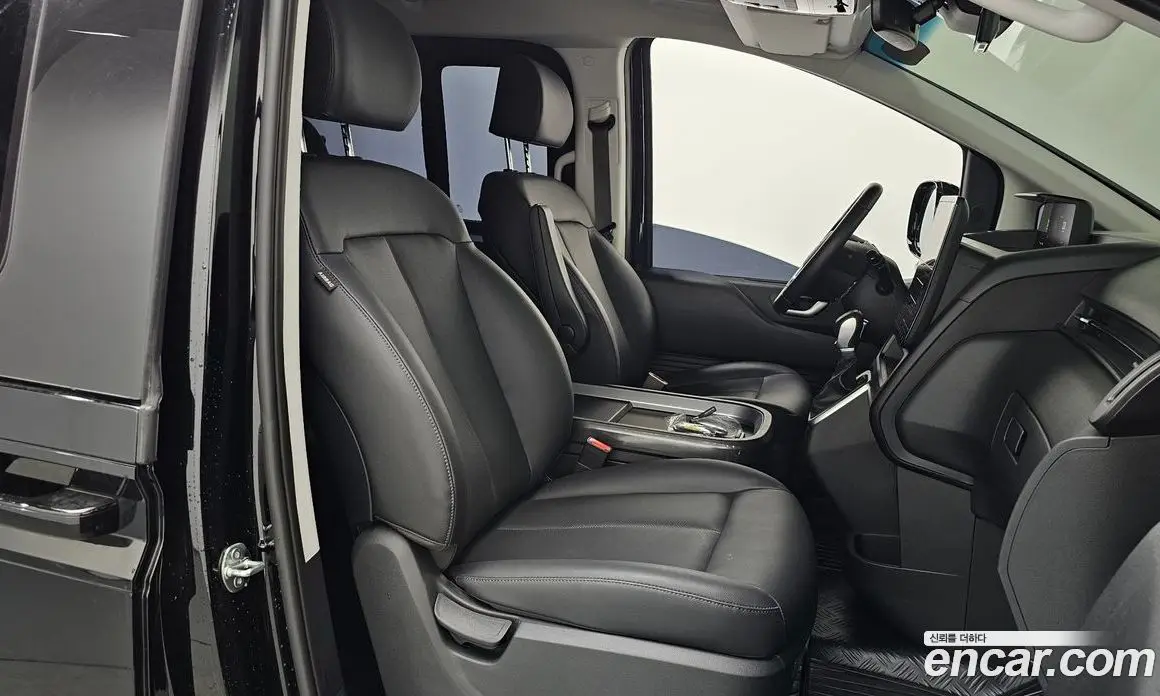 Hyundai Staria 2024 2.2 автомат (гидро), фото 15