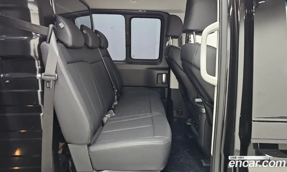 Hyundai Staria 2024 2.2 автомат (гидро), фото 17