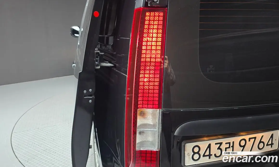 Hyundai Staria 2024 3.5 автомат (гидро), фото 9