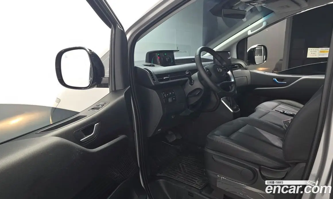 Hyundai Staria 2025 1.6 автомат (гидро), фото 13