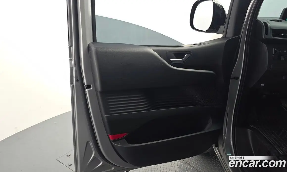 Hyundai Staria 2025 1.6 автомат (гидро), фото 14