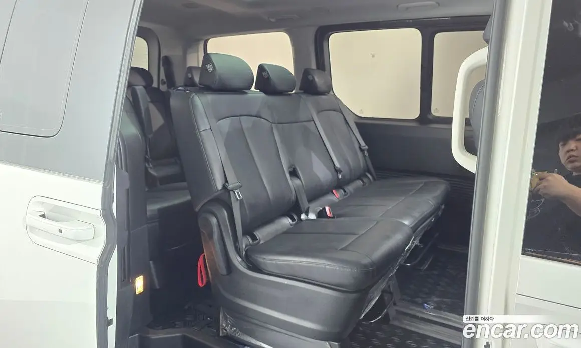 Hyundai Staria 2025 2.2 автомат (гидро), фото 16