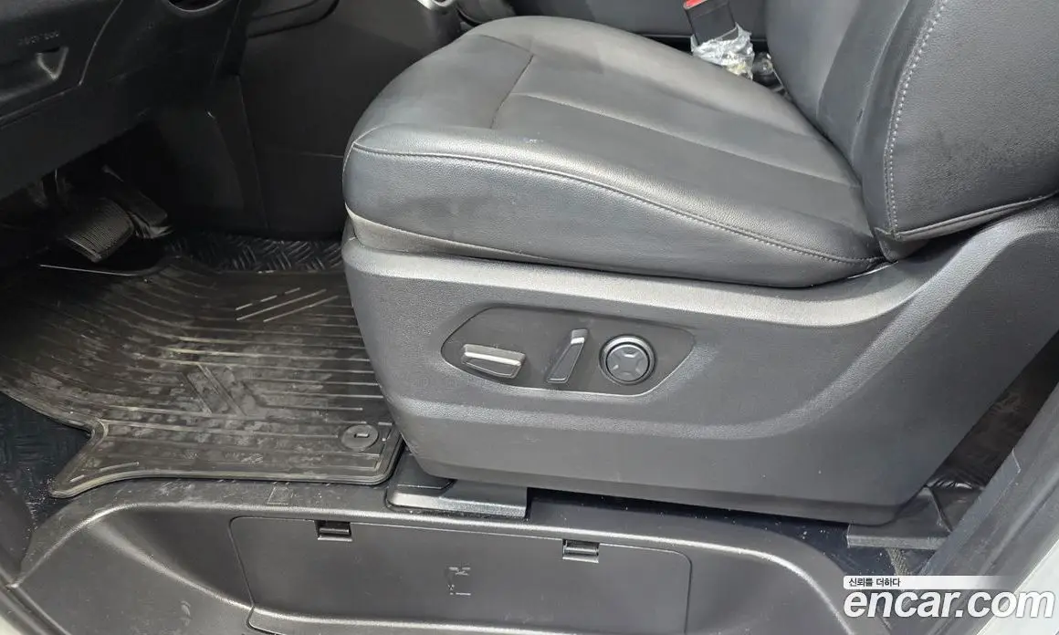Hyundai Staria 2025 2.2 автомат (гидро), фото 24