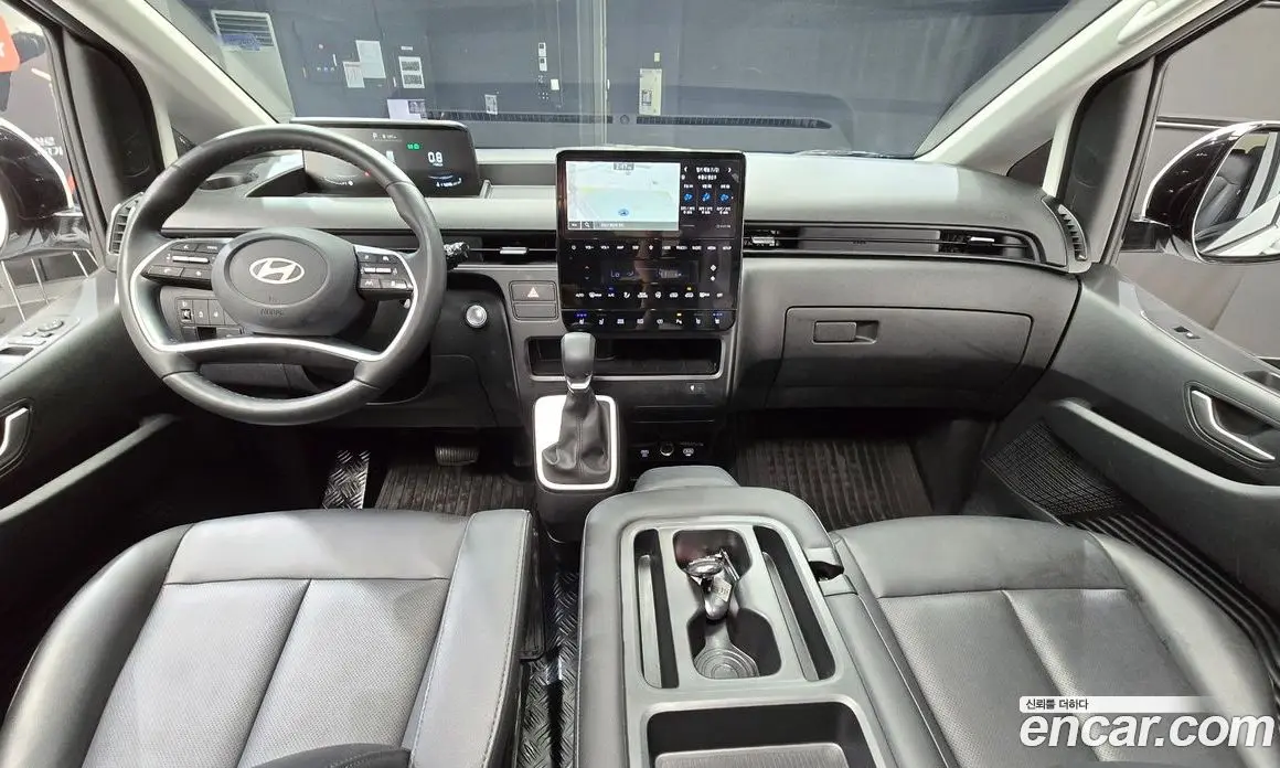 Hyundai Staria 2025 2.2 автомат (гидро), фото 9