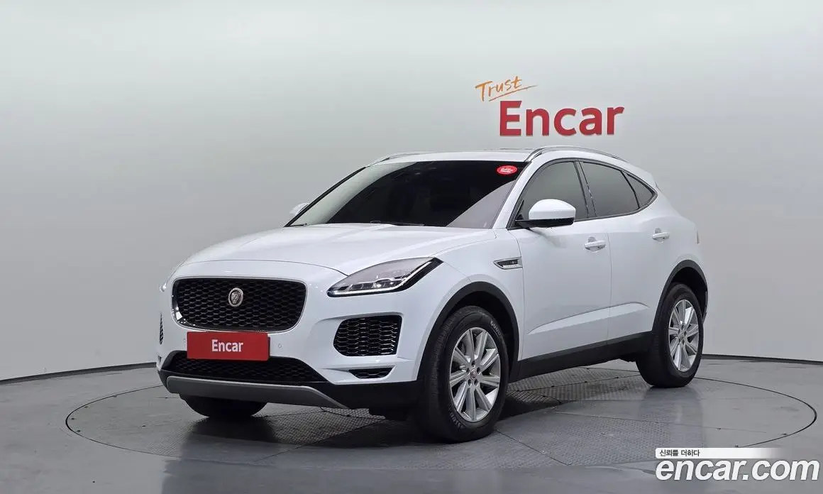 Jaguar E-Pace 2019 2.0 автомат (гидро), фото 1 Jaguar E-Pace 2019 2.0 автомат (гидро), фото 1