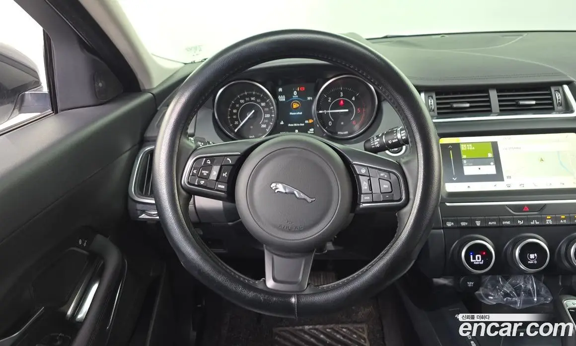 Jaguar E-Pace 2019 2.0 автомат (гидро), фото 13 Jaguar E-Pace 2019 2.0 автомат (гидро), фото 13