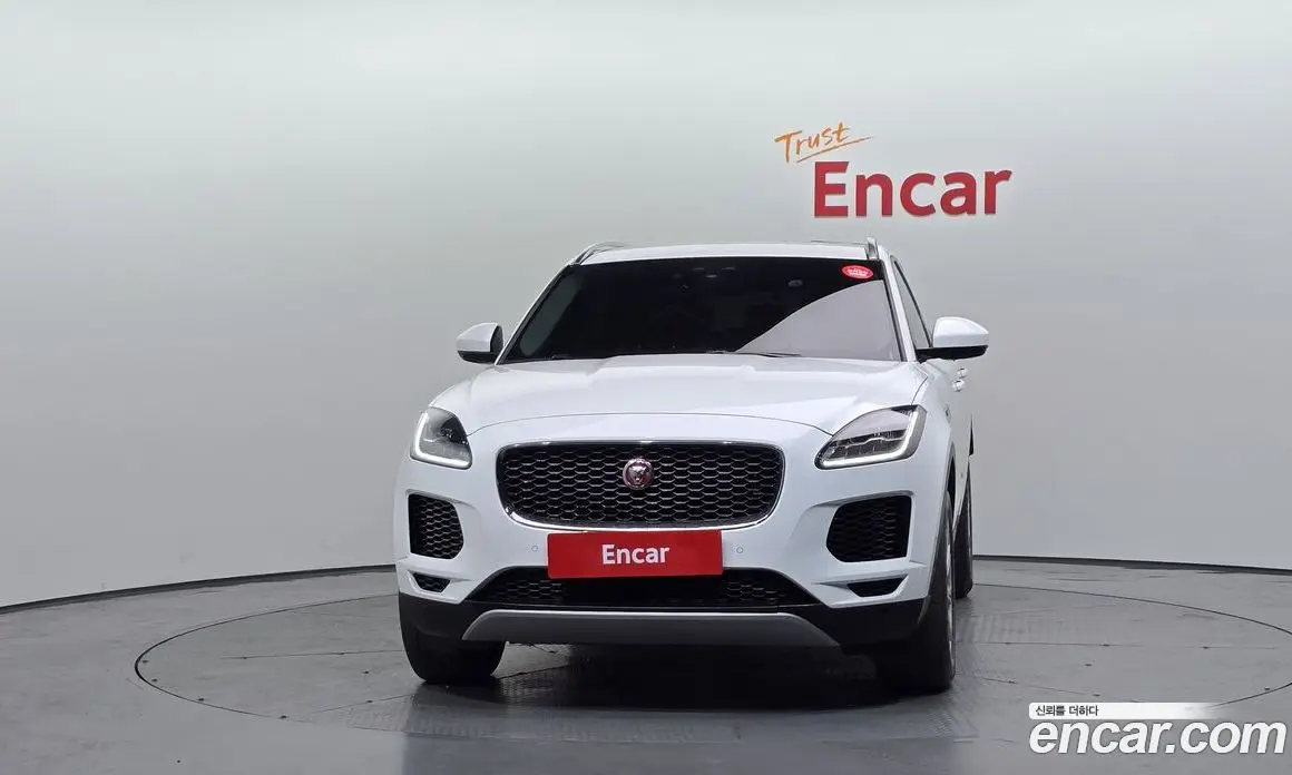 Jaguar E-Pace 2019 2.0 автомат (гидро), фото 3 Jaguar E-Pace 2019 2.0 автомат (гидро), фото 3