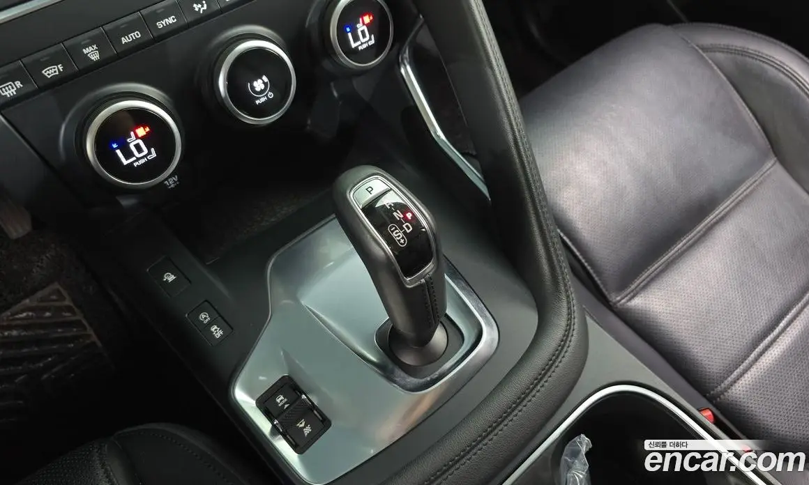 Jaguar E-Pace 2019 2.0 автомат (гидро), фото 9 Jaguar E-Pace 2019 2.0 автомат (гидро), фото 9