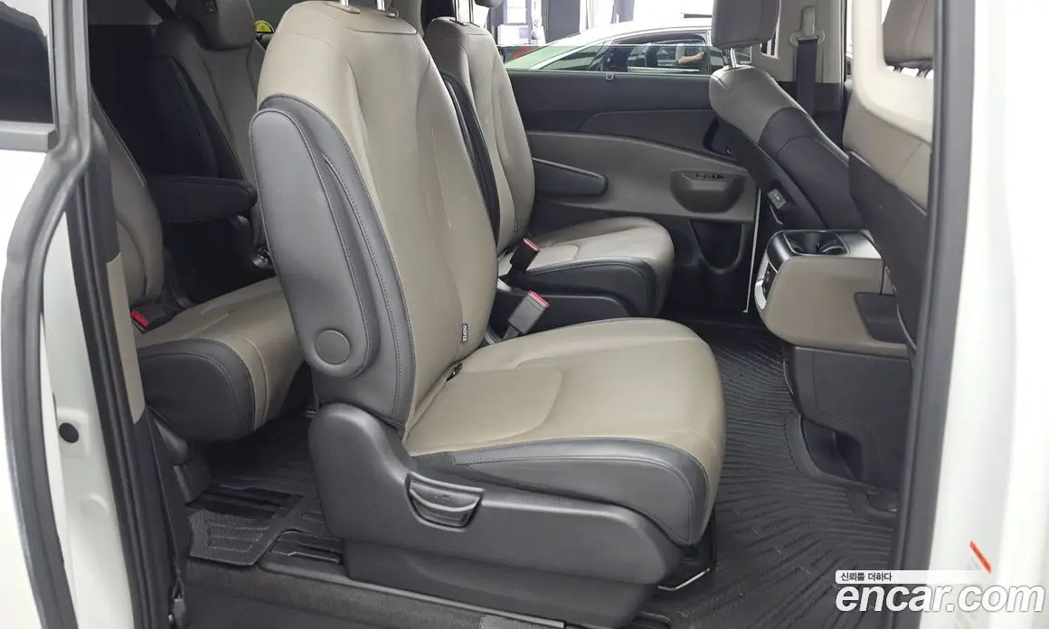 Kia Carnival 2024 1.6 автомат (гидро), фото 18