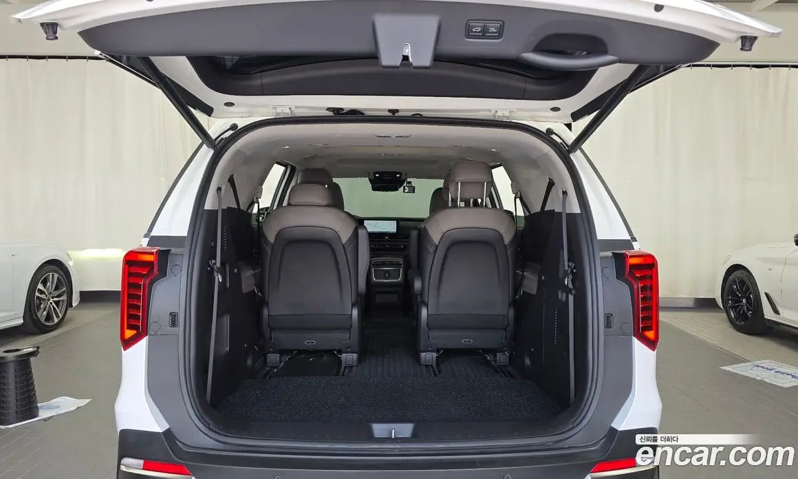 Kia Carnival 2024 1.6 автомат (гидро), фото 26