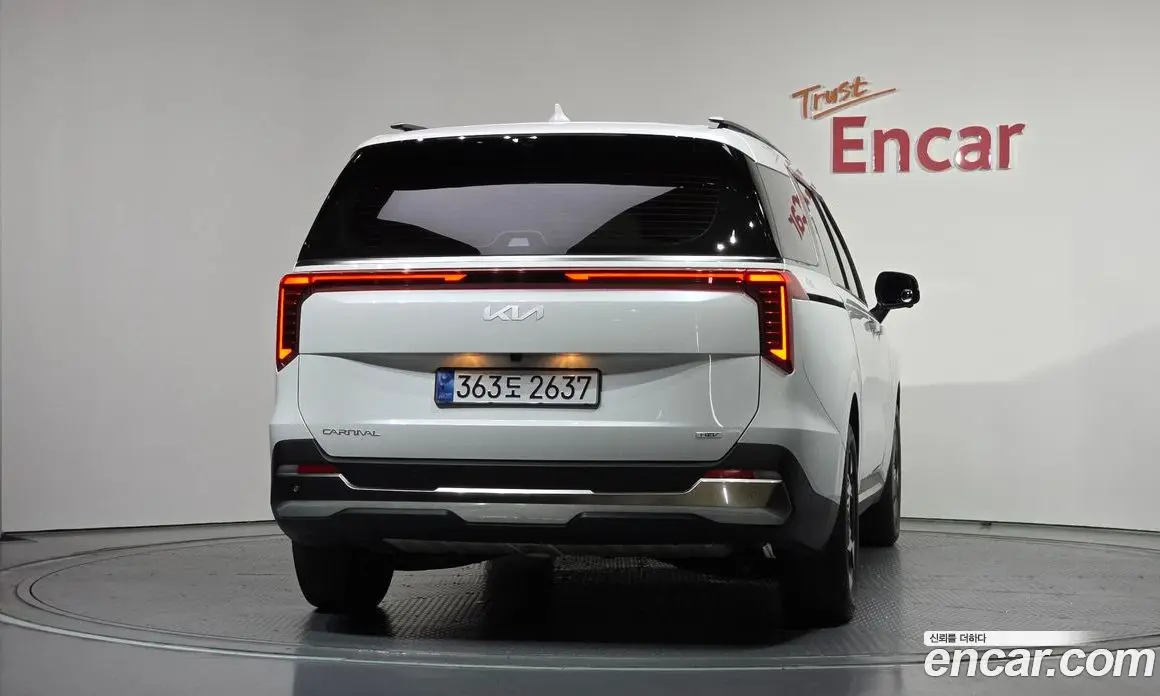 Kia Carnival 2024 1.6 автомат (гидро), фото 4