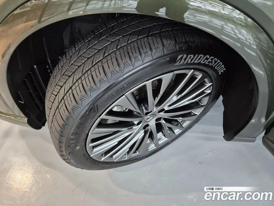 Lexus RX 2025 2.5 автомат (вариатор), фото 18 Lexus RX 2025 2.5 автомат (вариатор), фото 18