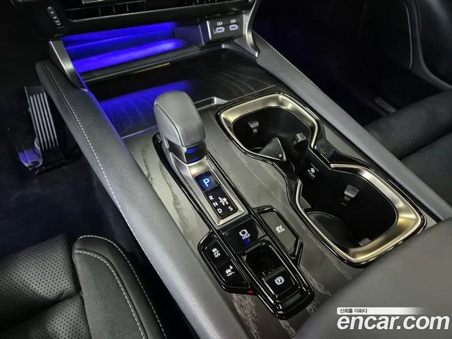Lexus RX 2025 2.5 автомат (вариатор), фото 10 Lexus RX 2025 2.5 автомат (вариатор), фото 10
