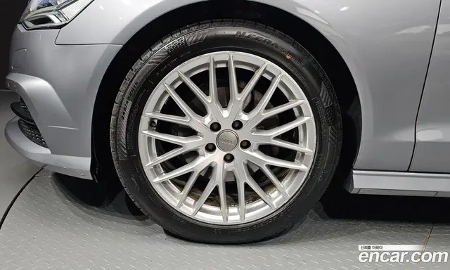 Audi A6 2018 2.0 автомат (гидро), миниатюра 5