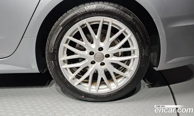 Audi A6 2018 2.0 автомат (гидро), миниатюра 7
