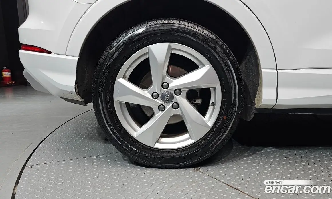 Audi Q3 2020 2.0 автомат (гидро), фото 5