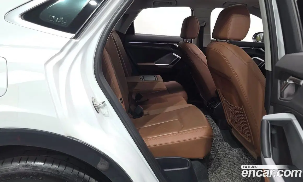 Audi Q3 2023 2.0 автомат (гидро), фото 12