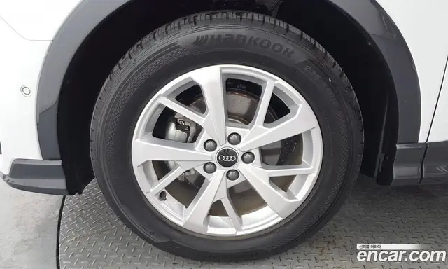 Audi Q3 2023 2.0 автомат (гидро), миниатюра 5