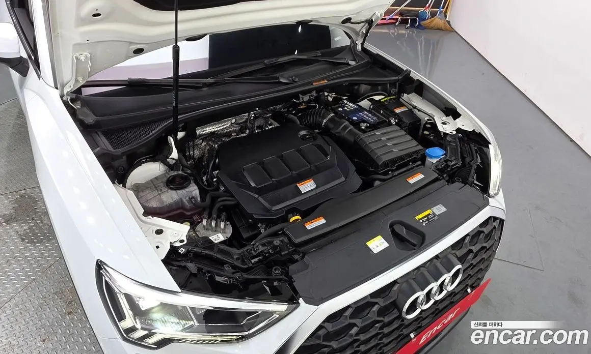 Audi Q3 2023 2.0 автомат (гидро), фото 6