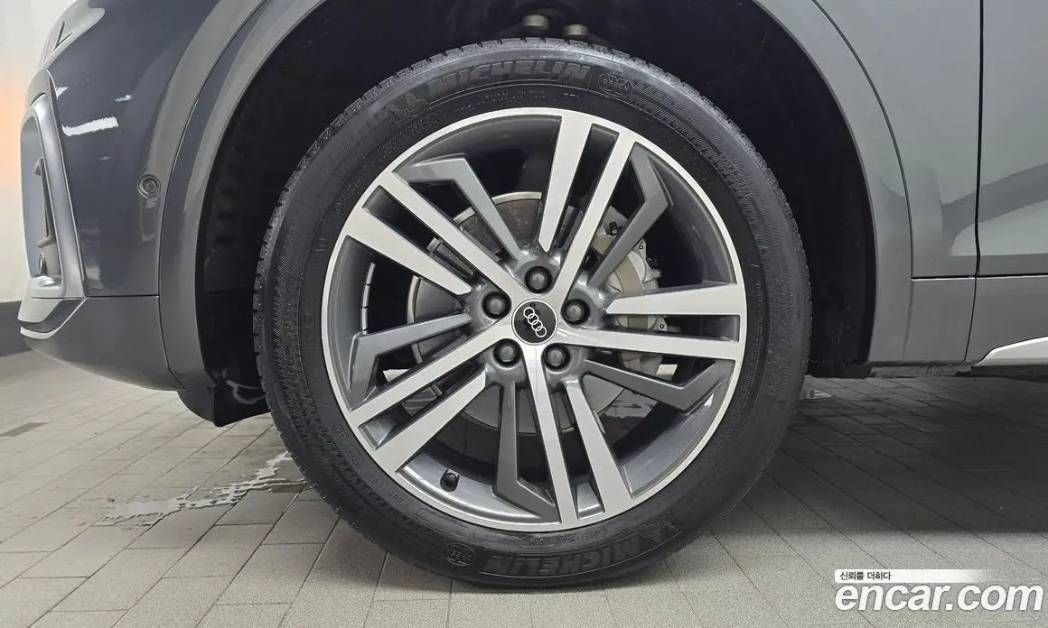 Audi Q5 2021 2.0 автомат (гидро), фото 5