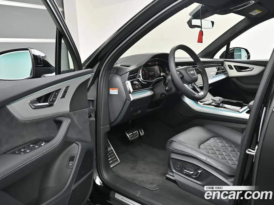 Audi Q7 2025 3.0 автомат (гидро), фото 12