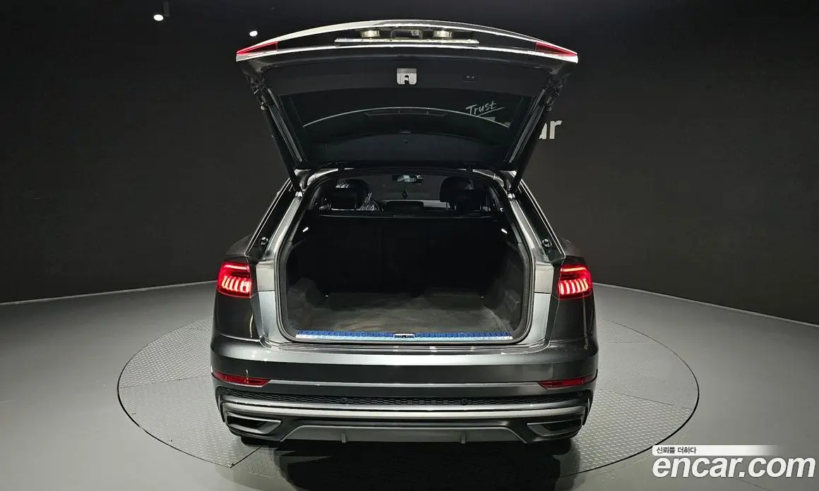 Audi Q8 2021 3.0 автомат (гидро), фото 26