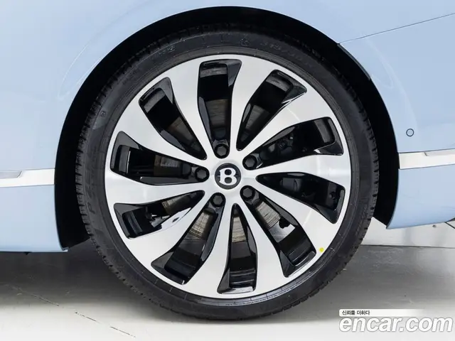 Bentley Continental 2025 4.0 автомат (гидро), миниатюра 5 Bentley Continental 2025 4.0 автомат (гидро), миниатюра 5