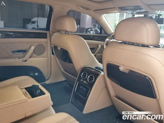Bentley Flying Spur 2018 4.0 автомат (гидро), миниатюра 1