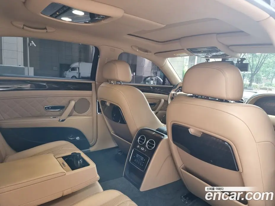 Bentley Flying Spur 2018 4.0 автомат (гидро), фото 3