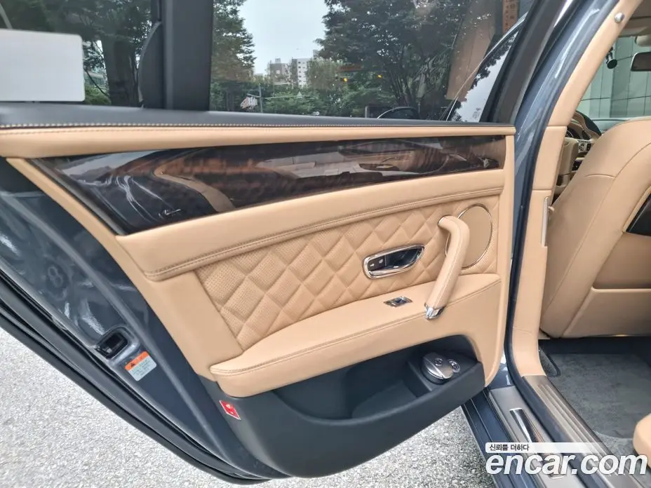 Bentley Flying Spur 2018 4.0 автомат (гидро), фото 8