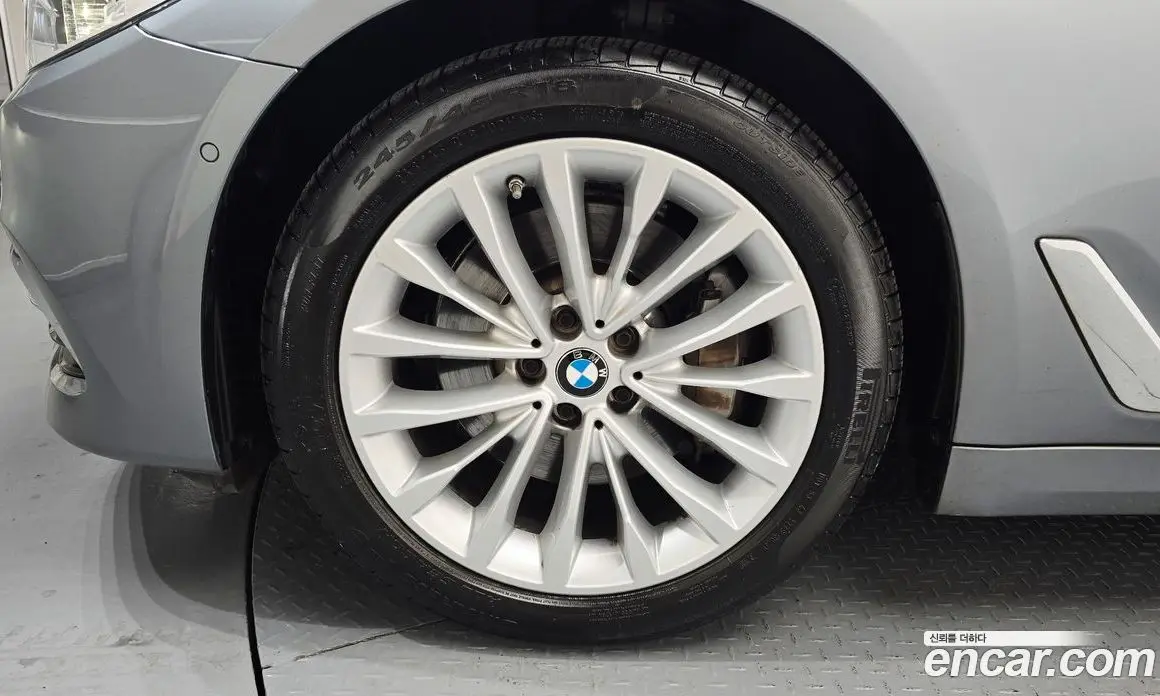 BMW 5 серия 2018 2.0 автомат (гидро), фото 5