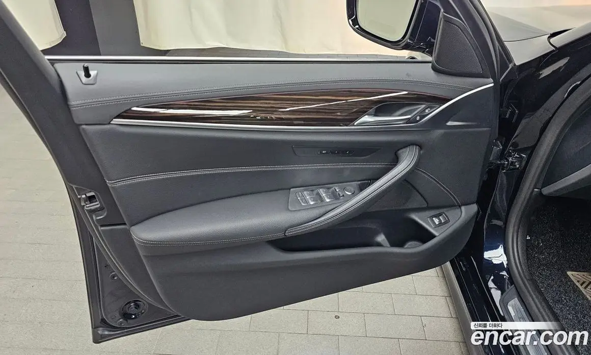 BMW 5 серия 2022 2.0 автомат (гидро), фото 14