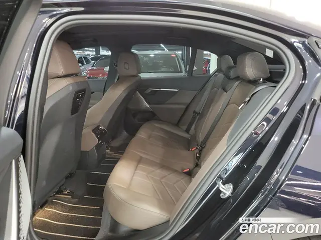 BMW 5 серия 2024 2.0 автомат (гидро), миниатюра 11