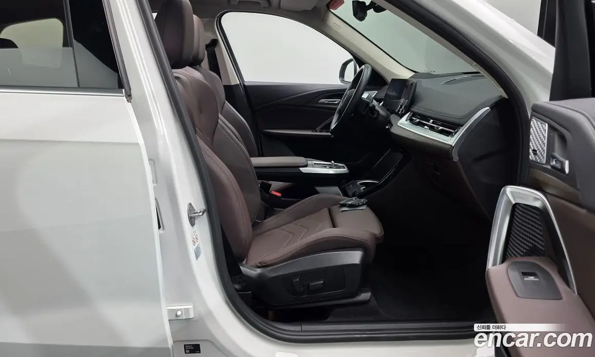 BMW X1 2024 2.0 автомат (гидро), фото 15