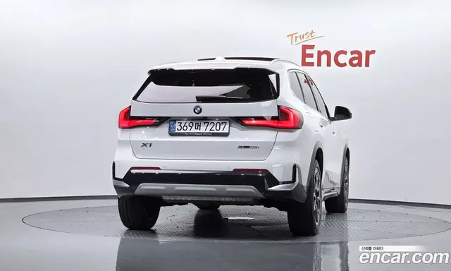 BMW X1 2024 2.0 автомат (гидро), миниатюра 3