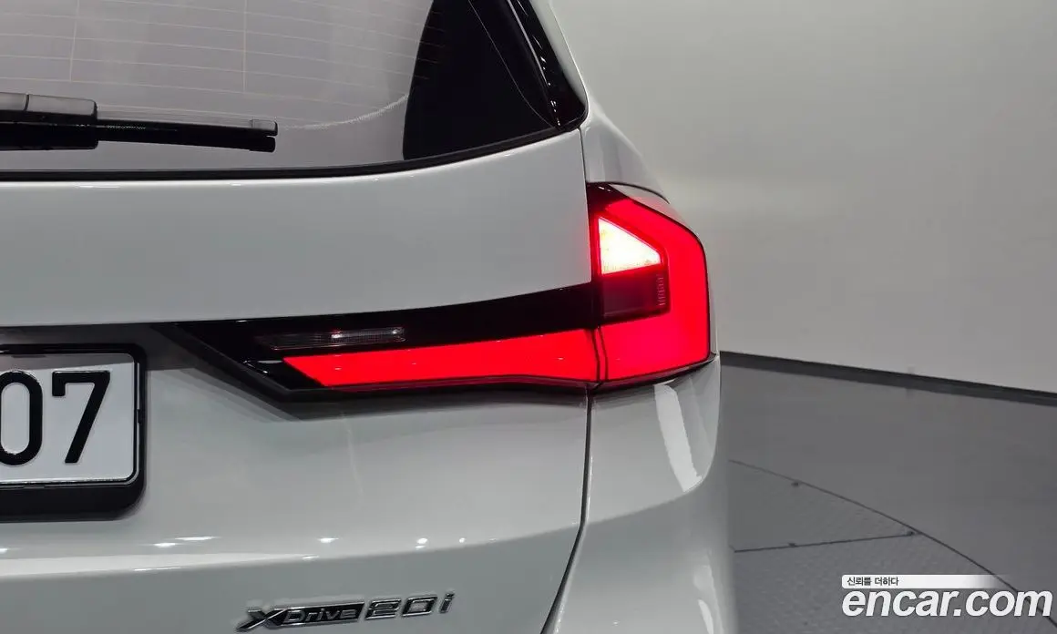 BMW X1 2024 2.0 автомат (гидро), фото 8