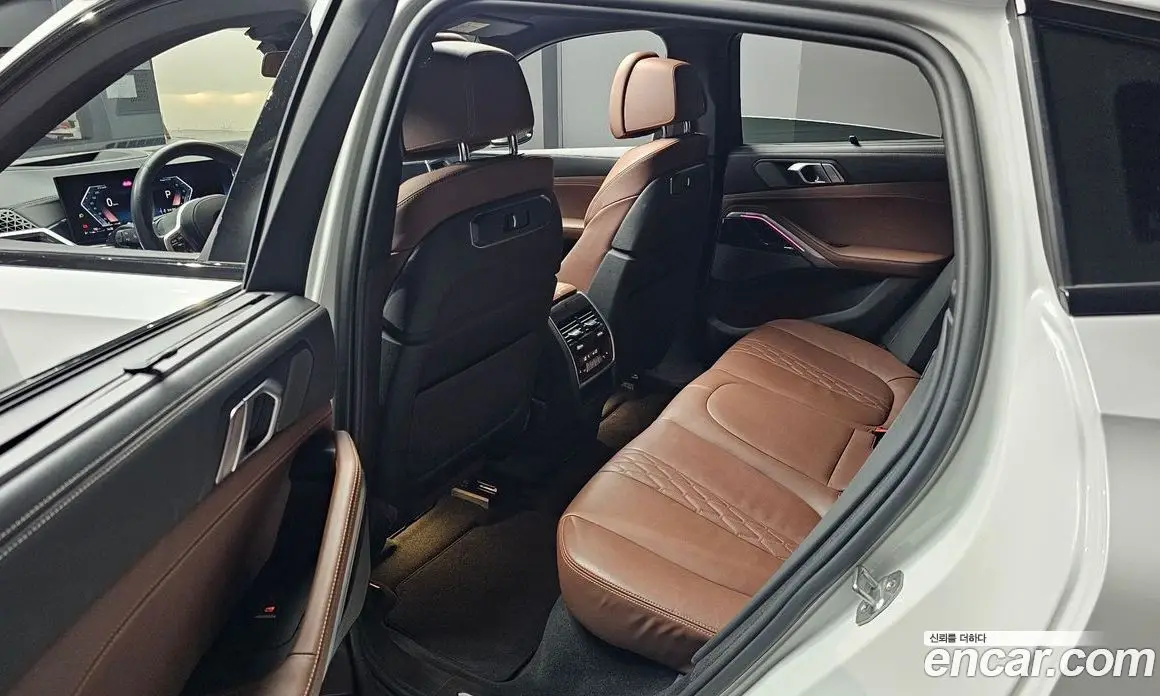 BMW X6 2023 3.0 автомат (гидро), фото 16