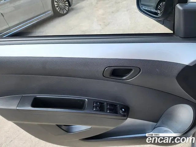 Chevrolet Spark 2012 1.0 автомат (гидро), миниатюра 9