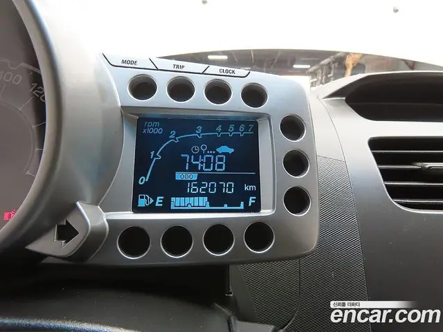 Chevrolet Spark 2012 1.0 автомат (гидро), миниатюра 6