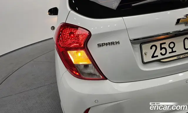 Chevrolet Spark 2016 1.0 автомат (гидро), миниатюра 9