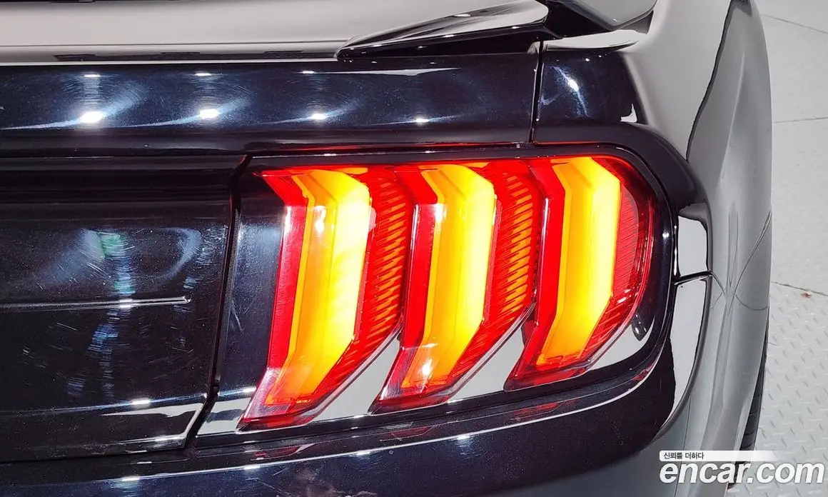 Ford Mustang 2018 5.0 автомат (гидро), фото 9