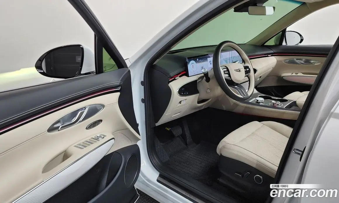 Genesis GV70 2025 2.5 автомат (гидро), фото 13