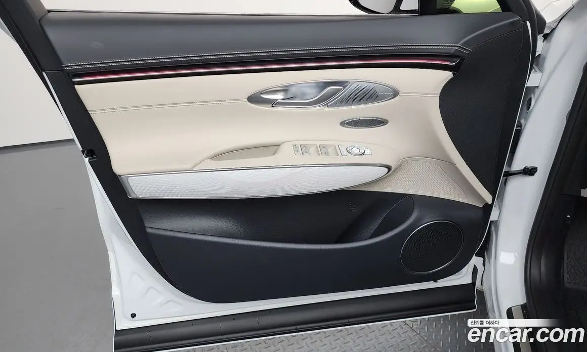 Genesis GV70 2025 2.5 автомат (гидро), фото 14