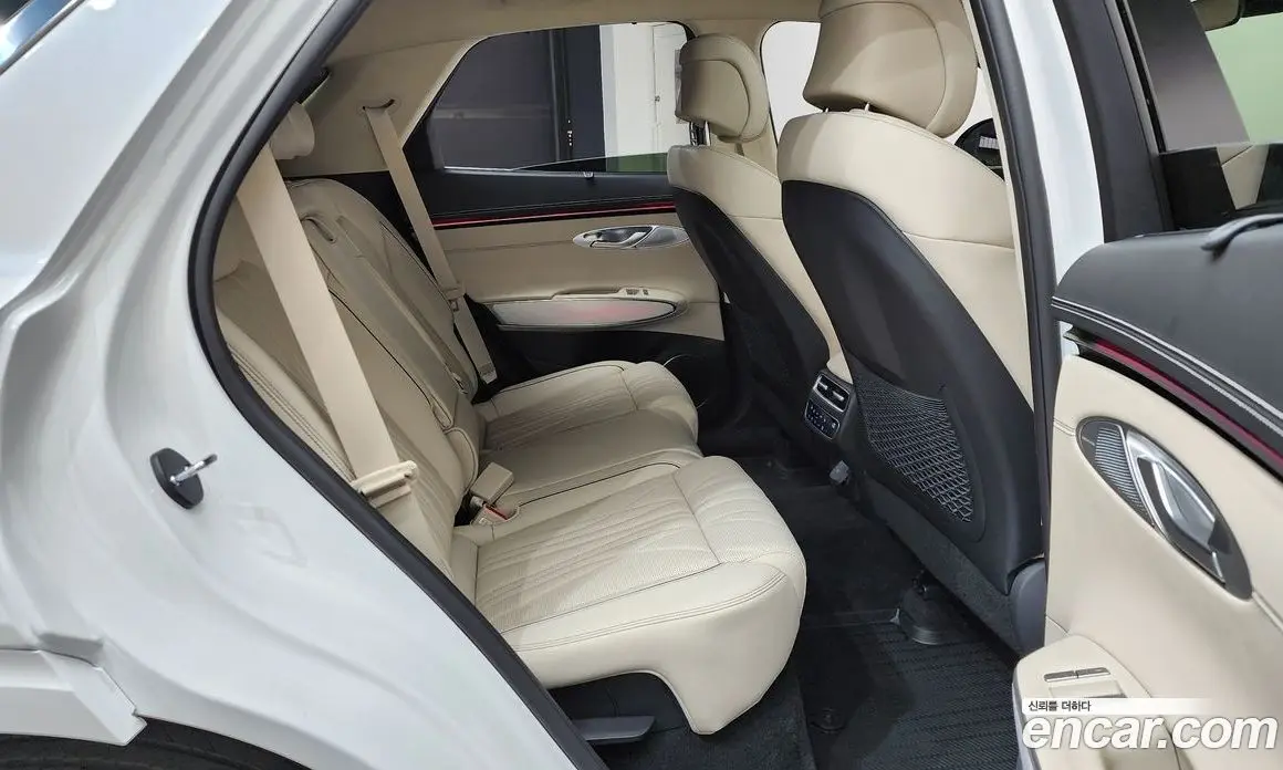 Genesis GV70 2025 2.5 автомат (гидро), фото 17