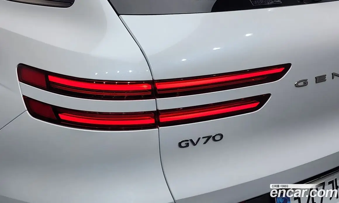 Genesis GV70 2025 2.5 автомат (гидро), фото 9